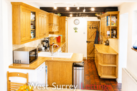 Spratts Lane, Ottershaw, KT16 0HU photo 4