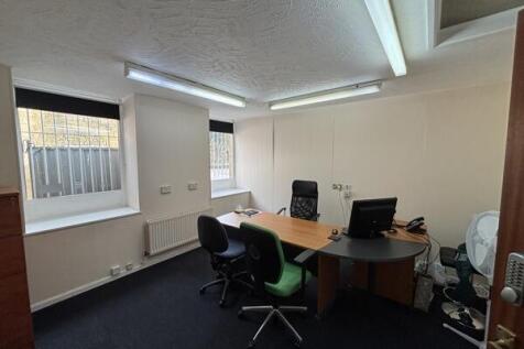 Trade Counter to rent Image 4