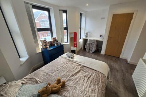 Bedroom 5 (2)