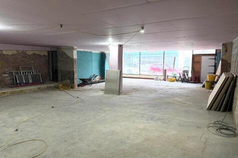 Retail Property (high street) to rent Image 6