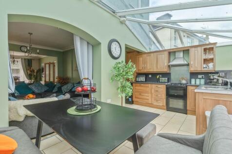 Kitchen/Conservatory