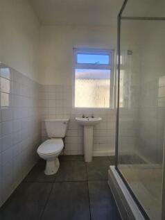 Bathroom 1.jpeg