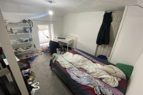 Room 1 - 72a Park.JPG