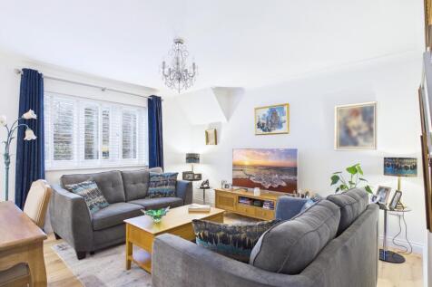 CAM01338G0-PR0166-STILL008