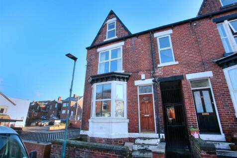 3-bed terraced on Blair Athol Road, Banner Cross, S11, £1,200/mo