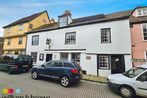6 Bedroom House in CO12 3EE
