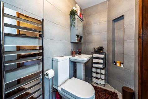 Bedroom 1 ensuite 1.1 SAPL3887-20251125-DxO_DeepPR