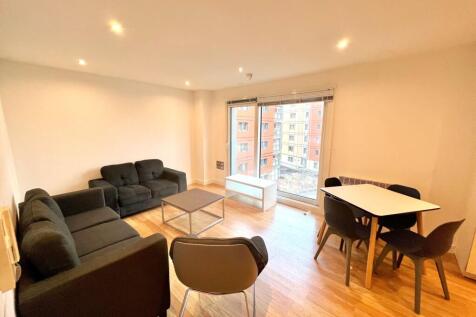 Living Room &amp; Kitchen Ares