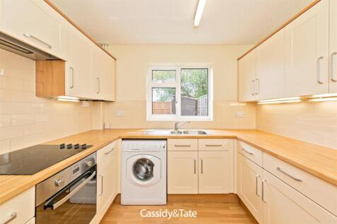 5 Ivinghoe Close, Jersey Farm, St Albans, Hertfordshire photo 4