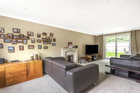 Shire Close, Bagshot, Surrey, GU19 photo 4