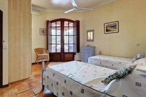 patio door to covered terrace