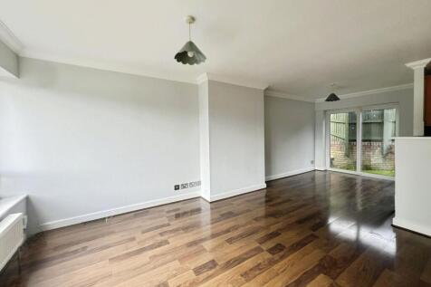 Cranbourne Lane, Basingstoke, RG21 photo 3