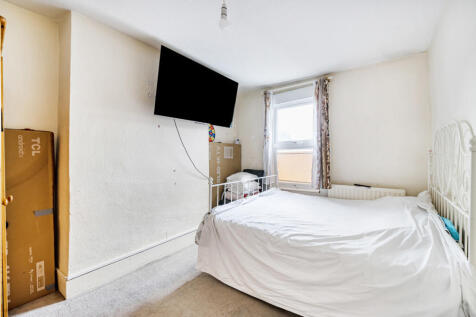 1363058-11-68e6e0...