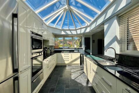 Kitchen - additional image.jpg