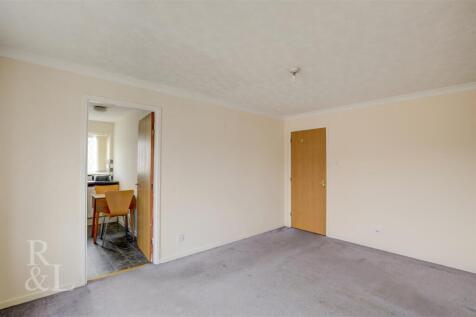 2 Bronte Court (4).jpg