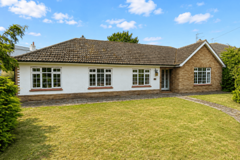 4 bedroom detached Bungalow