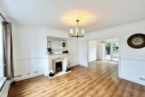 Open-plan Lounge/Dining Room