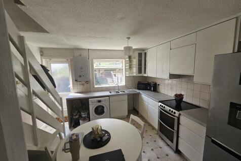 Summersgill Close, Heywood, OL10 2EL photo 4