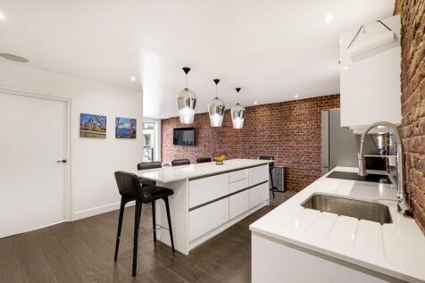 Kitchen / Dining