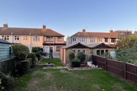 REAR GARDEN approx 100ft