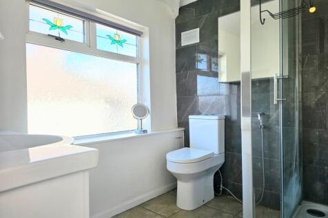 Park Lane, Wednesbury, WS10 photo 3