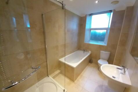 BATH/SHOWER ROOM 