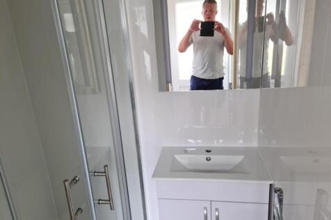 Bathroom - 5 King.jpeg