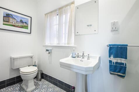 6 bed, 3 bath Detached in Sheffield - Photo 21