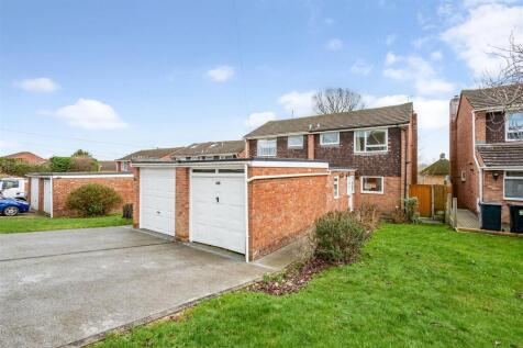 Front of house &amp; garages.jpg