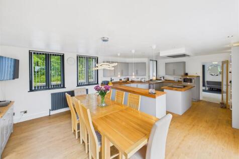 Dining/Living Kitchen