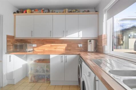 32 Bishopstone Drive (20).jpg