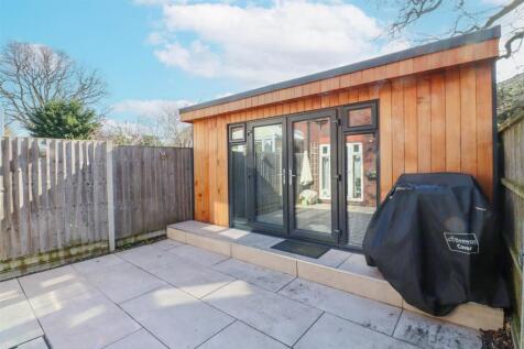 Rear Garden &amp; Garden Room