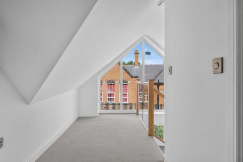 TOP FLOOR HALLWAY V2.jpg