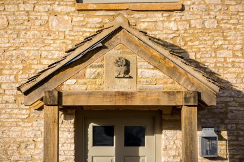 12 - Long Cottage - GL54 4AF - Web.jpg