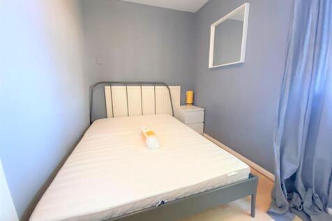4 Bedroom Student Home - 3 Teddington Close photo 4