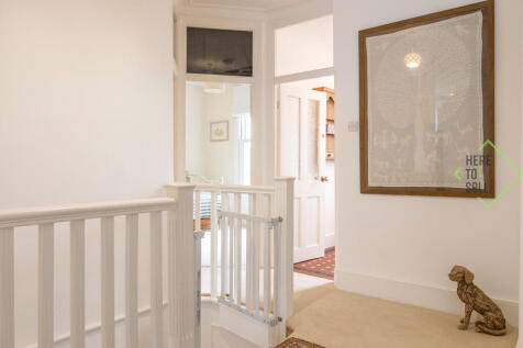 Berkshire Gardens, London, N13 6AA-1 (23)