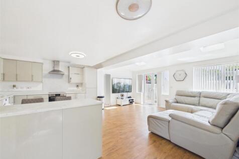 Open-Plan Living/Kitchen/Diner