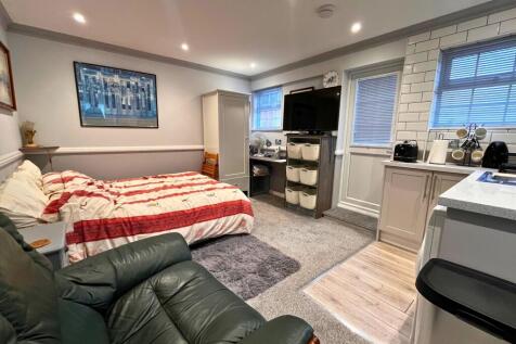 Studio Room