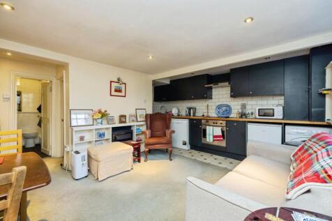 Wandsworth Road, London, SW8 photo 3