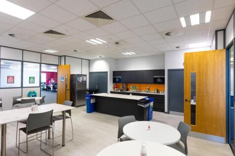 Office to rent Image 3