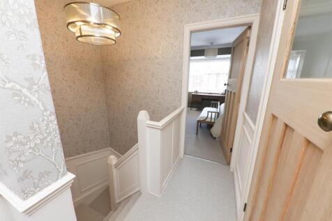 FIRST FLOOR LANDING