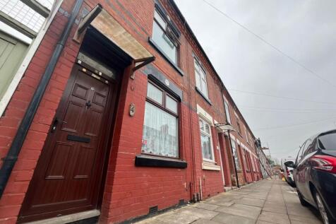 3 Bedroom Terraced House on Dundonald Road