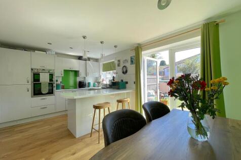 Kitchen/Dining Room (1)
