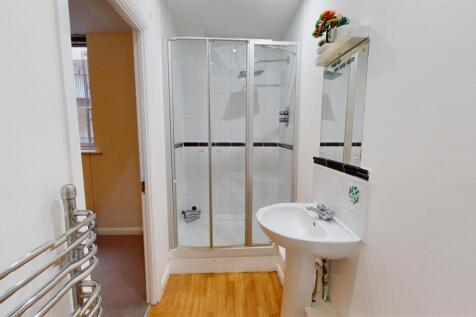 2 Bed Flat To Let in Norbury photo 5