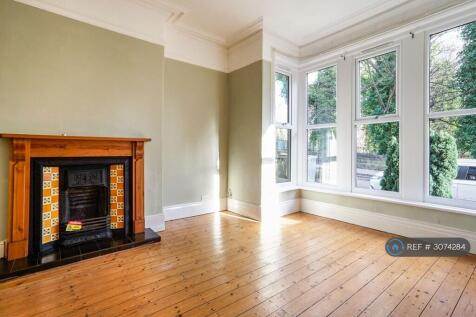 1-bed flat on Park Mount, Kirkstall, Leeds, LS5, £950/mo