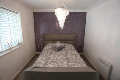 Henley Wood Road, Earley, Reading, Berkshire, RG6 photo 4