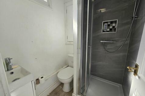 Second Avenue, Canvey Island, Essex photo 4