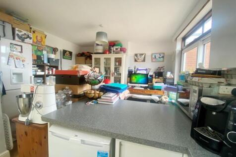 27 Belmont Road, Rugby