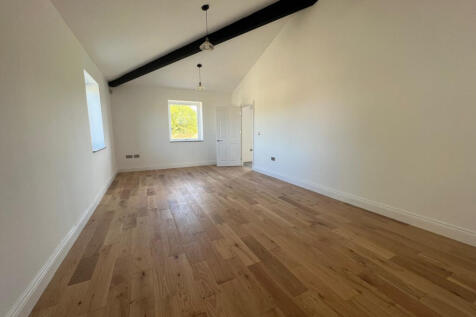 Hounds Grove, Noak Hill, RM4 photo 3