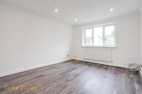 Hollybush Way, Cheshunt photo 4